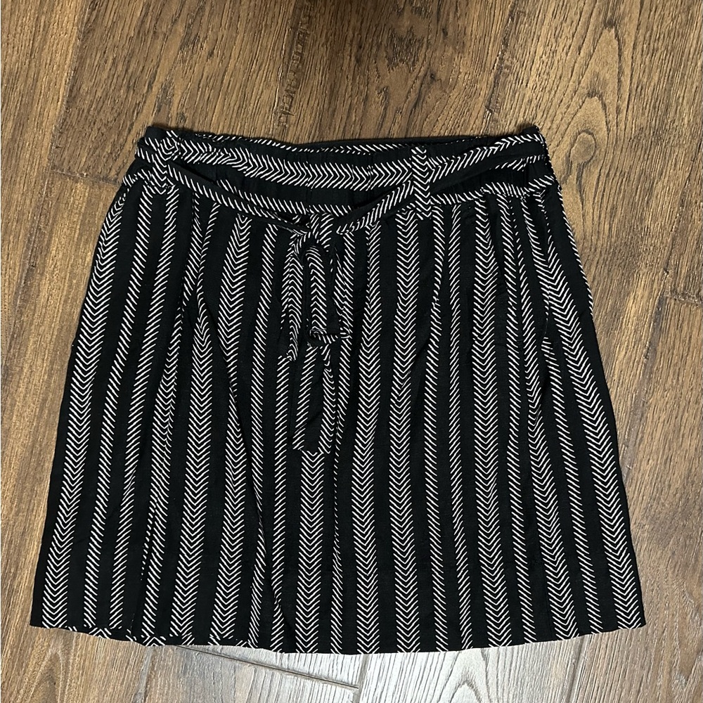 LOFT Black and White High-Waited Tie Skirt - Size Medium